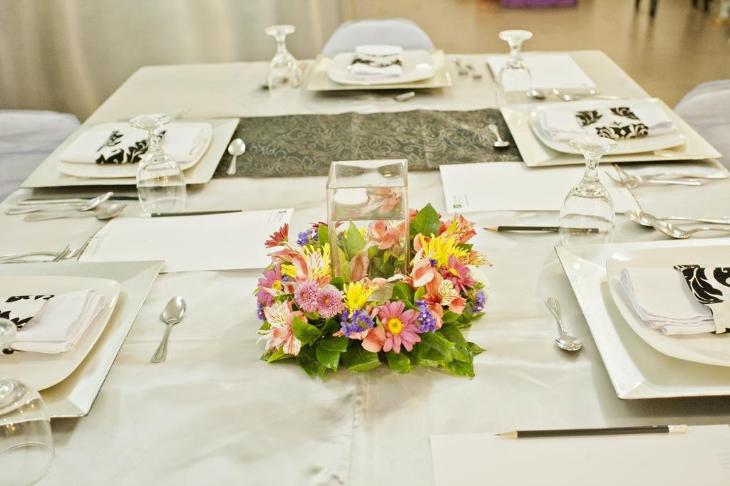 The Exchange Regency Residence Hotel Managed By Hii Pasig City Εξωτερικό φωτογραφία